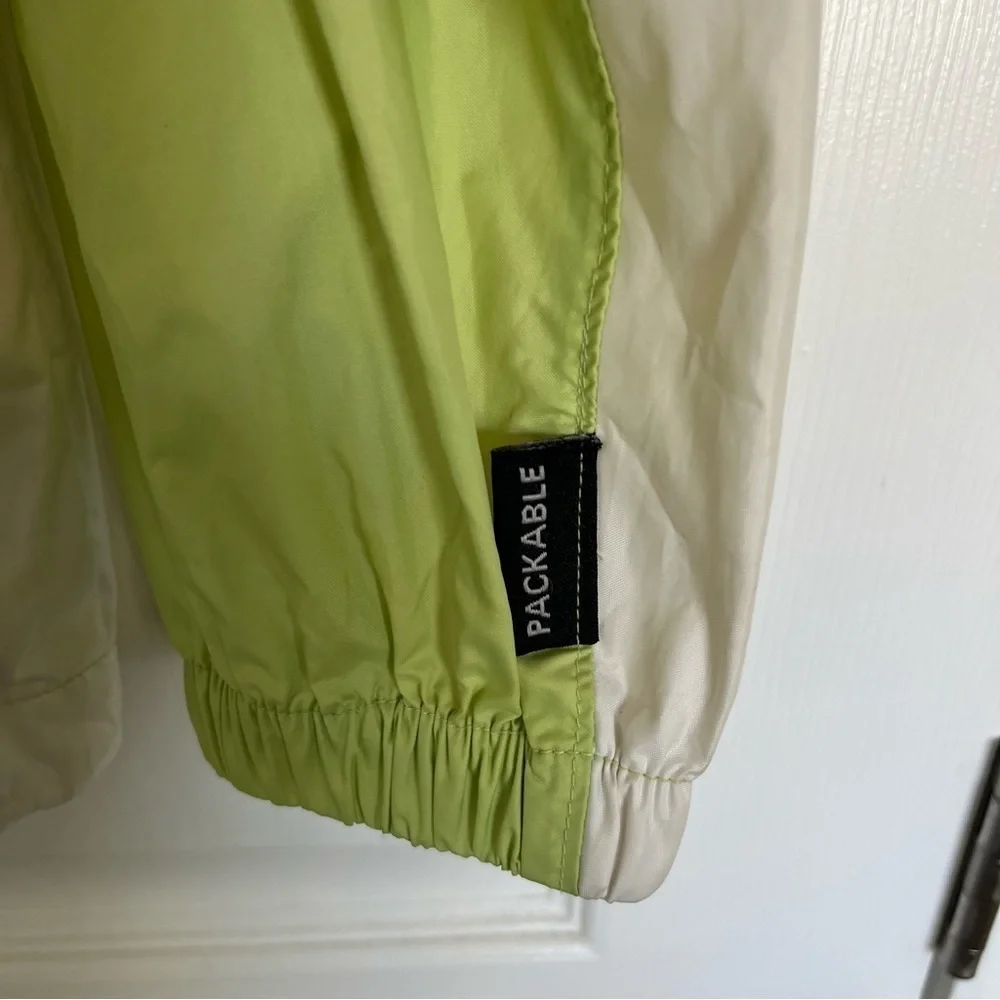 Light Green and Beige Columbia Packable Full Zip Windbreaker Jacket Size S